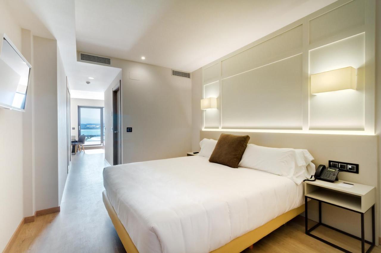 Oca Playa De Foz Hotel & Spa ภายนอก รูปภาพ
